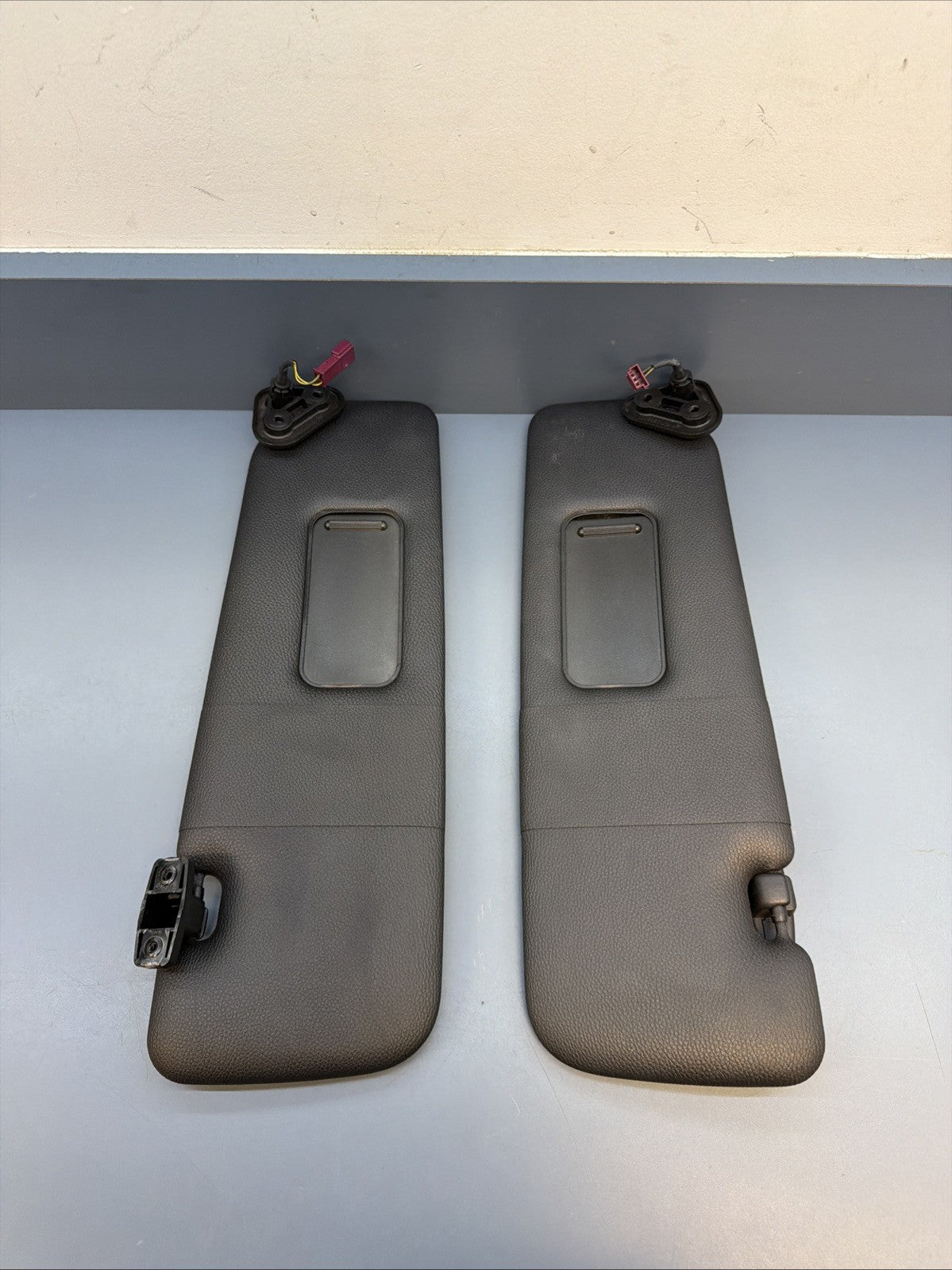 07-13 OEM BMW E88 E93 335 M3 Convertible Driver Passenger Leather Sun Visor SET