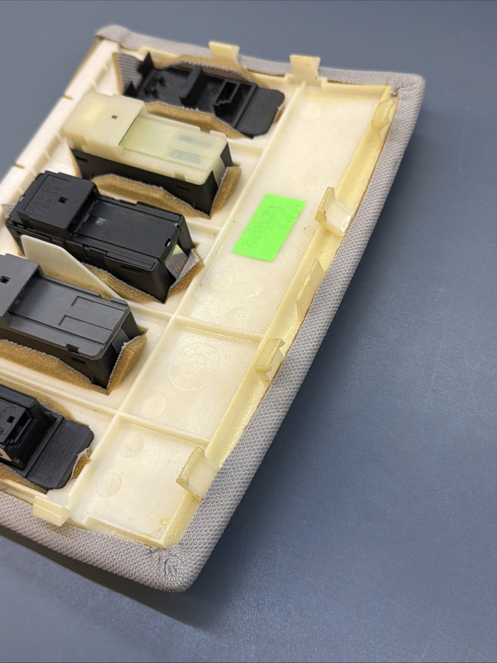 06 - 10 BMW 5series E60 OVERHEAD ROOF CONSOLE SUNROOF CONTROL SWITCH 6907288 OEM