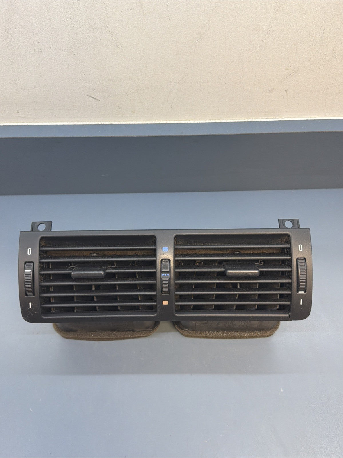 BMW 1997-2006 E46 3 SERIES BLACK CENTER INTERIOR VENT ASSEMBLY OEM 8361895