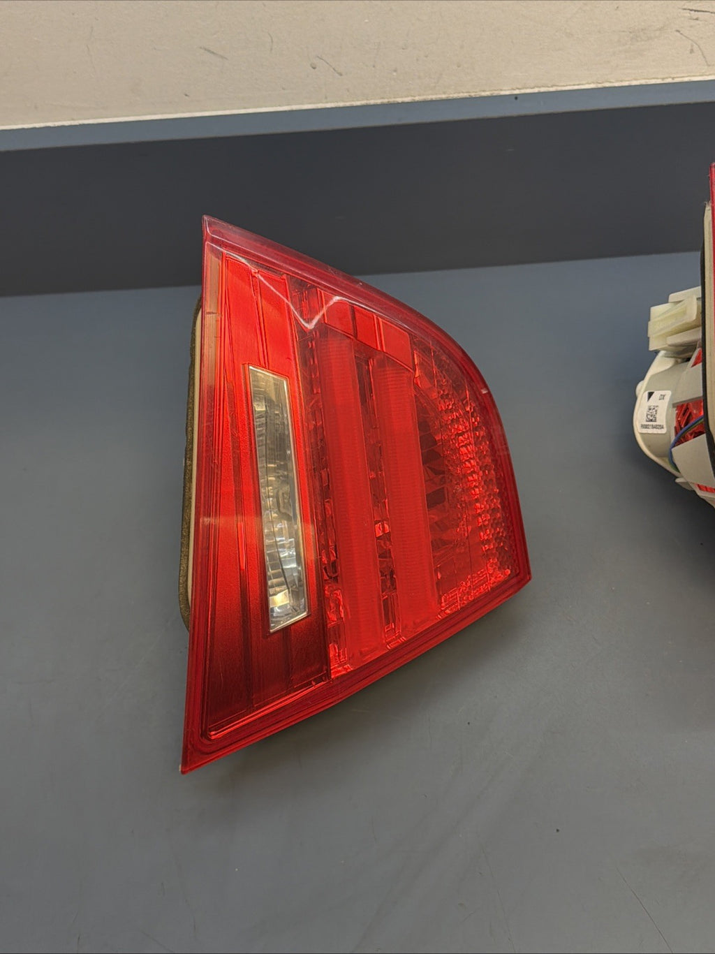 09-11 BMW E90 M3 335 328 Left And Right Inner Trunk Tail Light 7289427 7289428