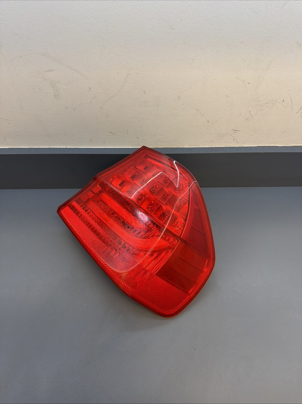 09-11 Bmw E90 328 335 M3 Rear Right Side LED Outer Taillight Lamp Oem 7289430