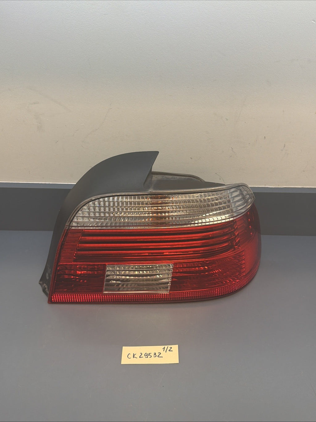 01-03 BMW E39 Sedan Rear Right Passenger Outer Tail Light Lamp HELLA 6902529
