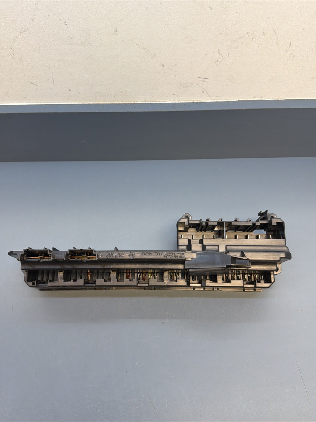 2004 - 2010 BMW E60 525I 530I 545I FRONT POWER DISTRIBUTION FUSE BOX OEM 6932452
