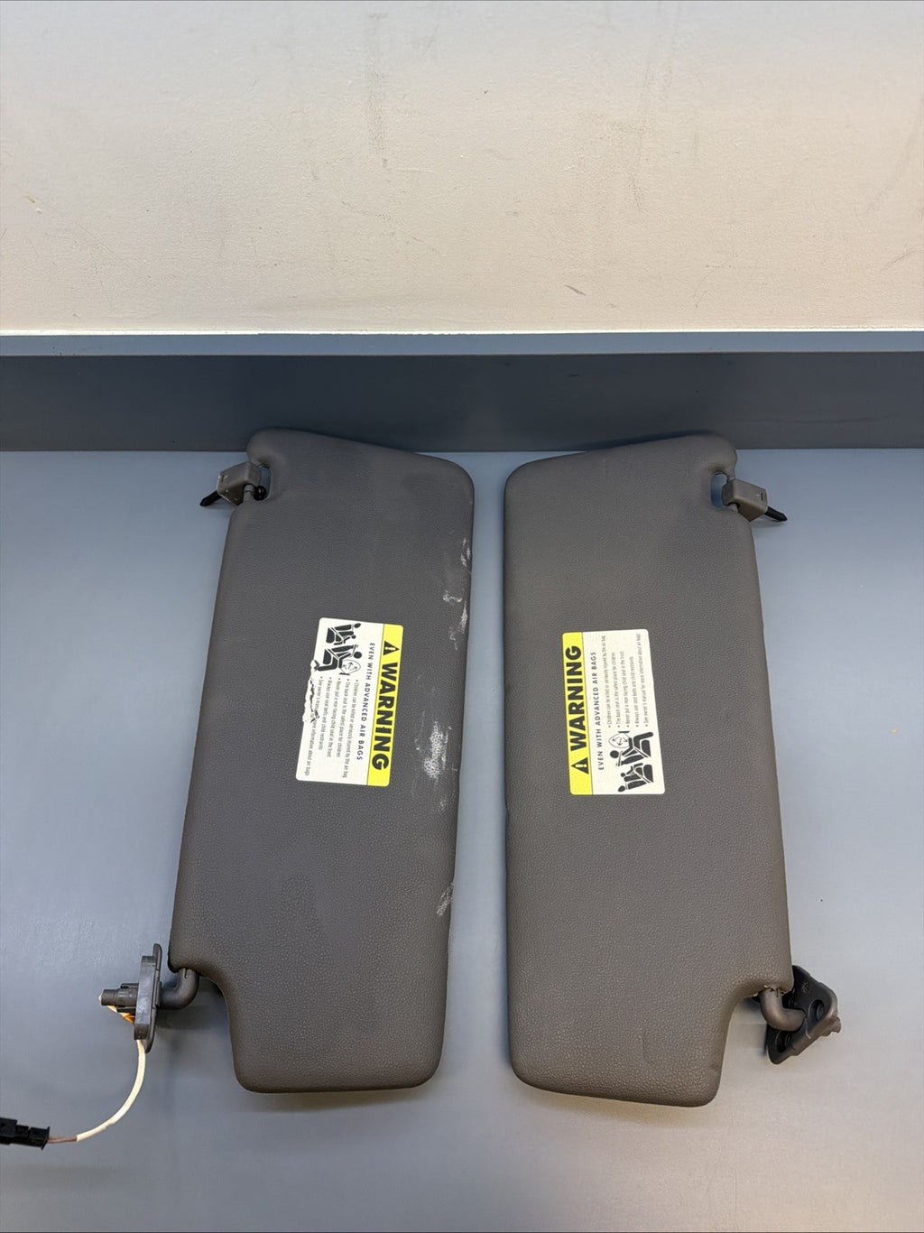 2004 BMW X3 E83 SUN VISOR PAIR BLACK 8373575