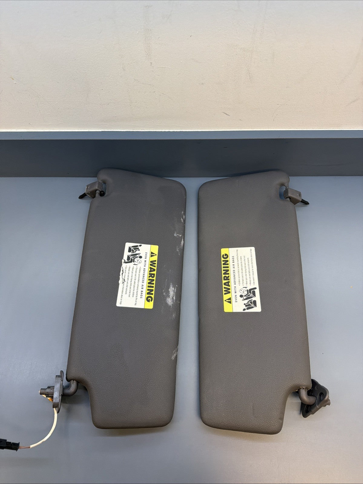 2004 BMW X3 E83 SUN VISOR PAIR BLACK 8373575