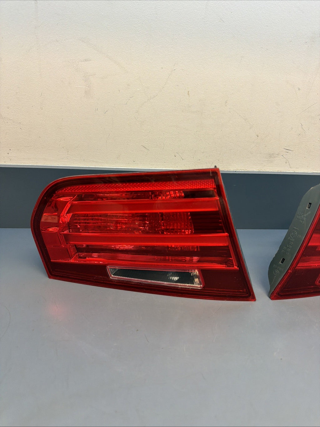 12-15 BMW F30 328I 335I RIGHT + LEFT SIDE INNER TAIL LIGHT PAIR 7371112 7371111