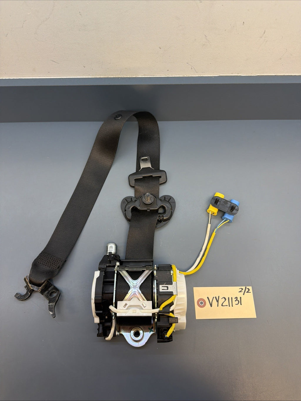 12-15 BMW X1 E84 Front Left Driver Seat Belt Retractor 34061696