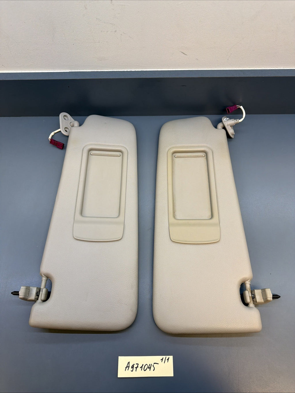 BMW E90 E91 E92 E93 Sun Visor Set OEM – Driver & Passenger 6905983