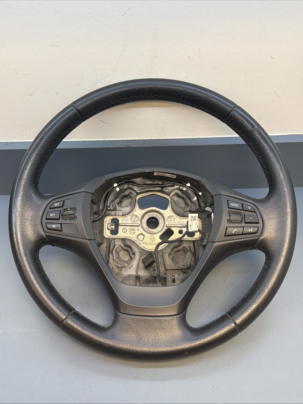 12-2016 BMW 320I F30 FRONT 3 SPOKE STEERING COLUMN WHEEL LEATHER BLACK 62558150E