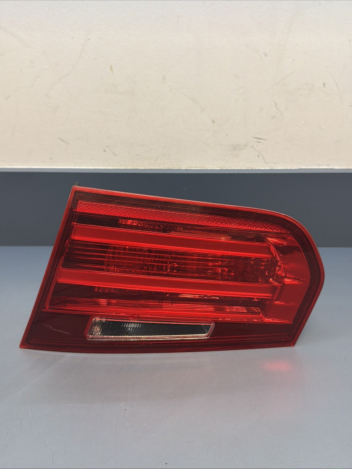 12-15 BMW 3 SERIES F30 F31 RIGHT SIDE INNER TRUNK LID MOUNTED TAILLIGHT 7259916