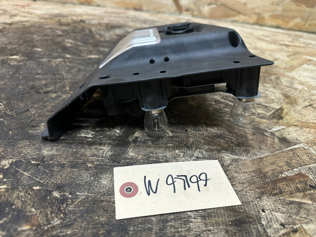 BMW 99-03 E46 PRE LCI LEFT DRIVER SIDE OUTER TAILLIGHT BULB HOLDER OEM 8383099