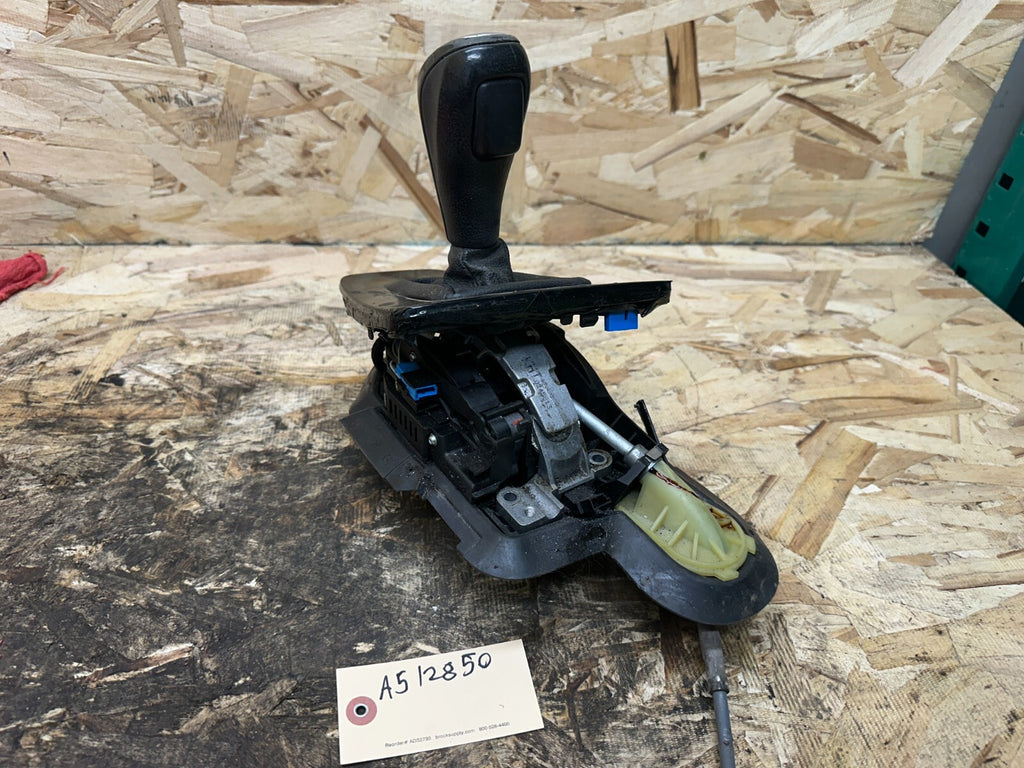 BMW 06-13 E90 AUTOMATIC TRANSMISSION GEAR SHIFTER/SELECTOR BLACK OEM 756365802