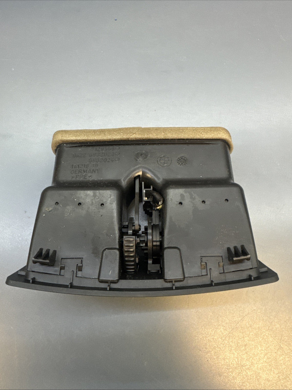 BMW E63 E60 E92 E90 REAR CENTER CONSOLE AC HEAT AIR VENT PANEL 6932024