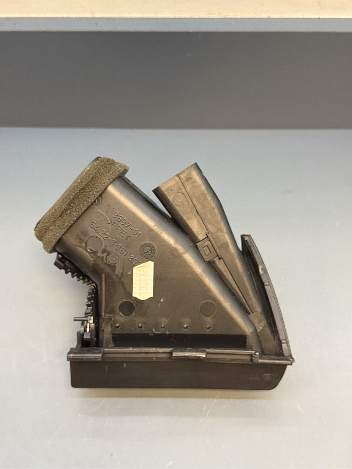 00-06 BMW E46 3 Series Left Air Vent Port A/C Genuine OEM 8361897