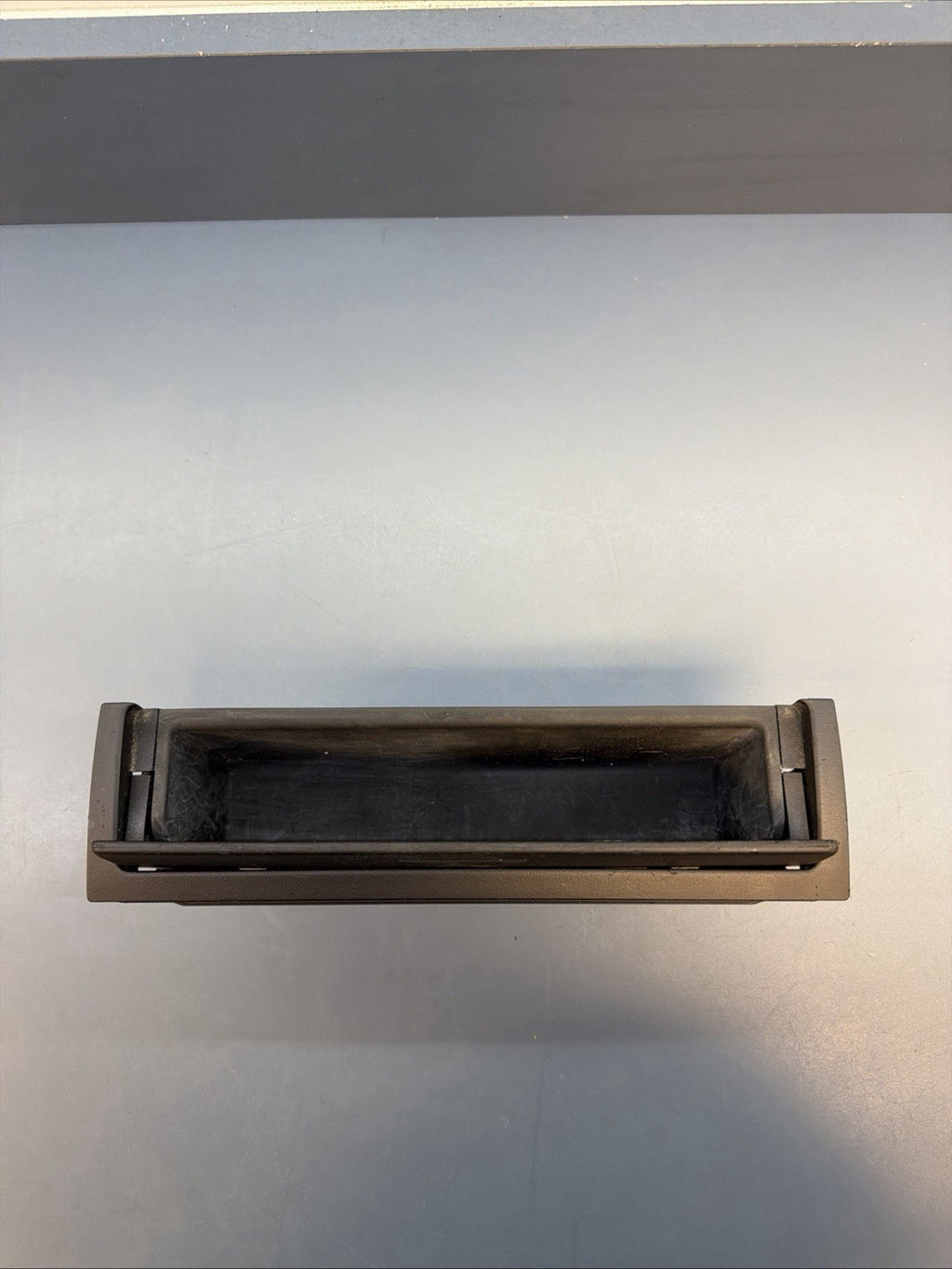 BMW 99-06 E46 3 SERIES CENTER CONSOLE UPPER STORAGE TRAY OEM 8202188