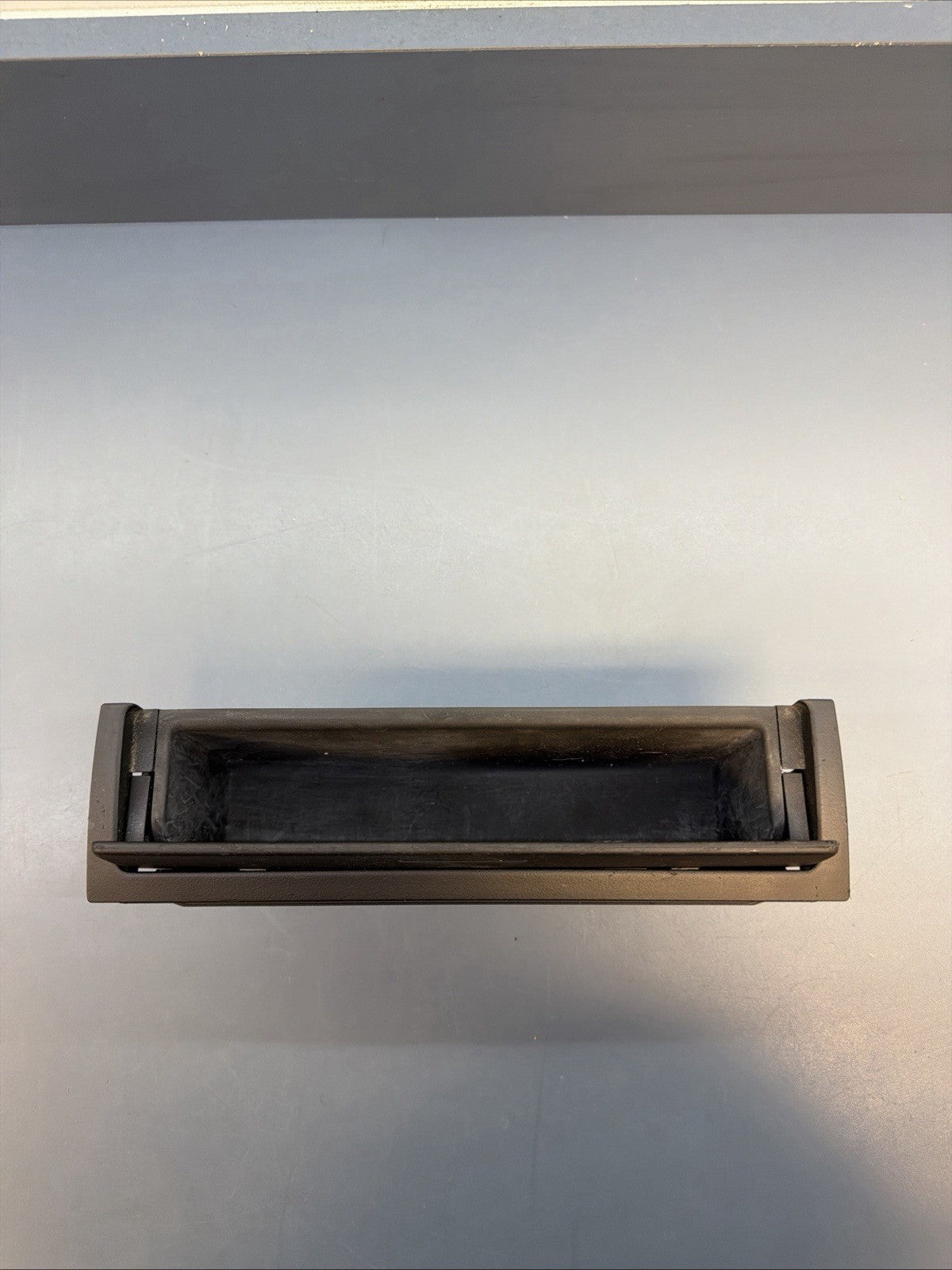 BMW 99-06 E46 3 SERIES CENTER CONSOLE UPPER STORAGE TRAY OEM 8202188
