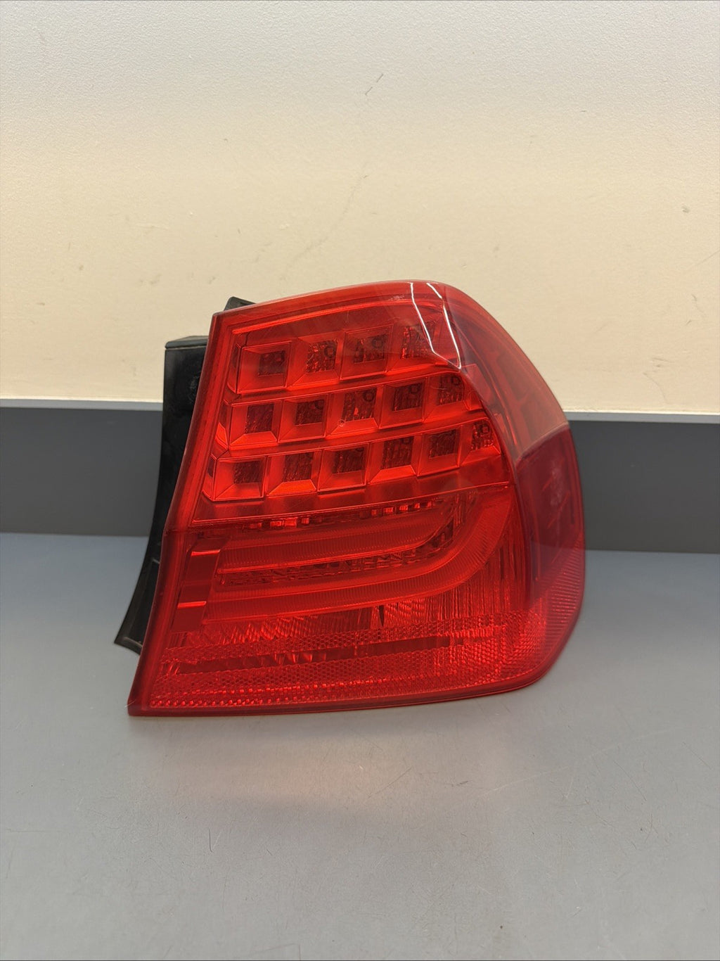 09-11 Bmw E90 328 335 M3 Rear Right Side LCI Outer Taillight Lamp Oem 7289430