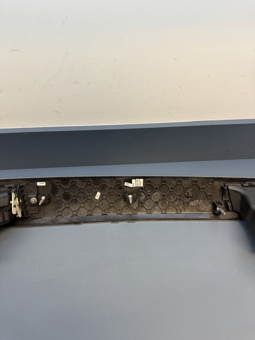 BMW 05-13 E90 3 SERIES RIGHT DASH VENT TRIM ALUMINUM OEM 9147391 *NOTE*