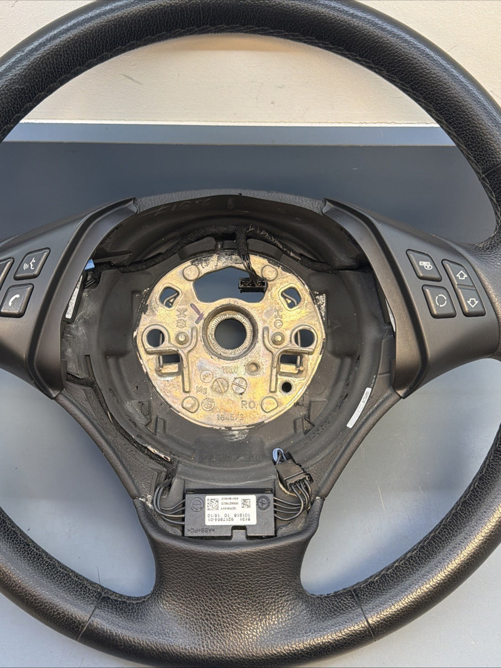 2007-2013 BMW E90 E91 E92 328 335i 335d Steering Wheel OEM 4445004218