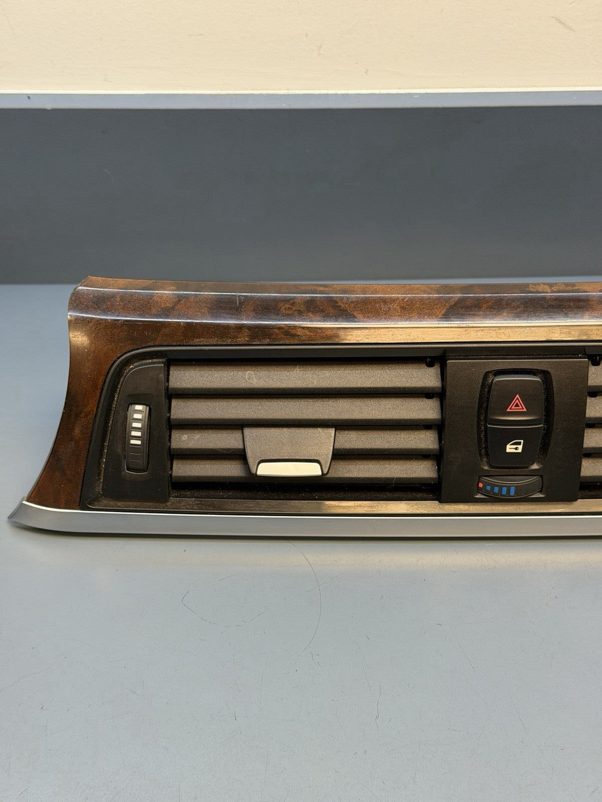 12-15 BMW F30 328i 335i Center Dash Trim Molding W/ Air Vents 9218552 OEM
