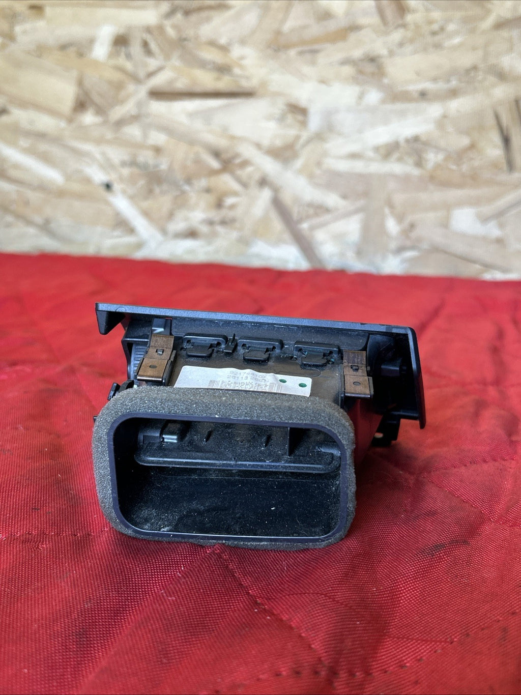 2011-2017 BMW X3 - LEFT DASH AIR VENT 9217441