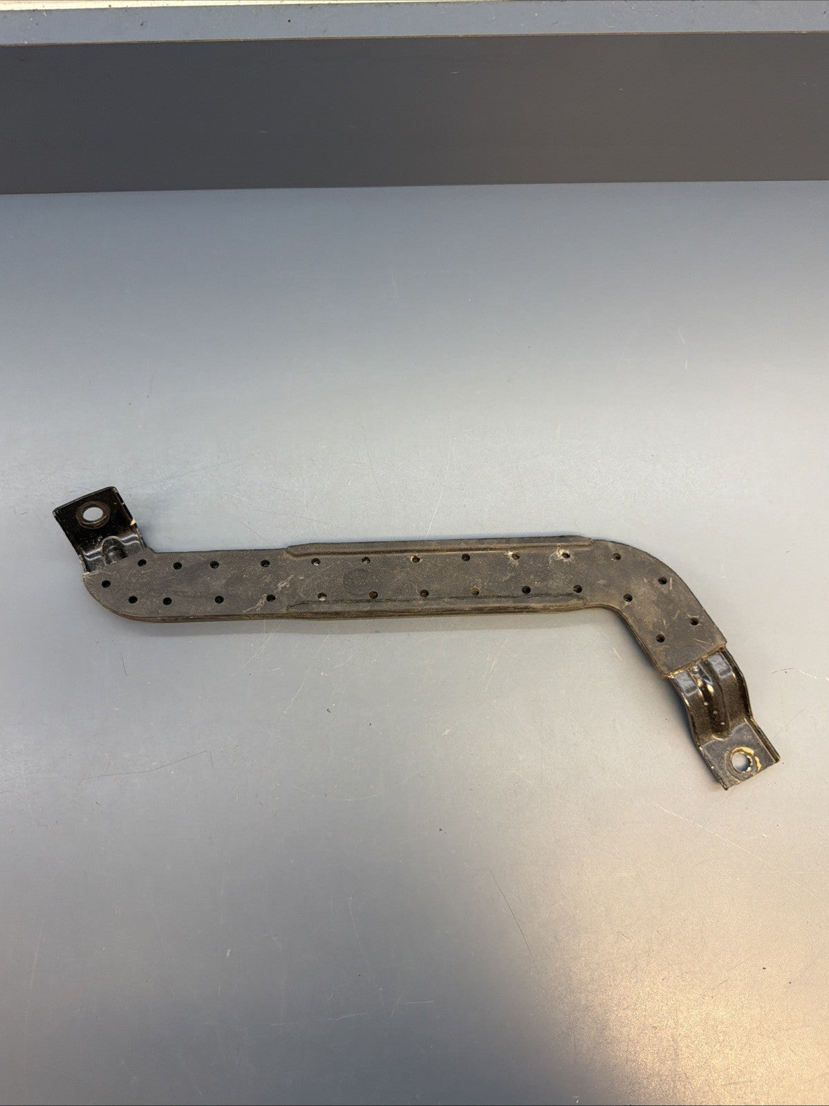 06-13 BMW E90 E92 335i 328i Secure Battery Tie Down Bracket Holder 7549425 OEM