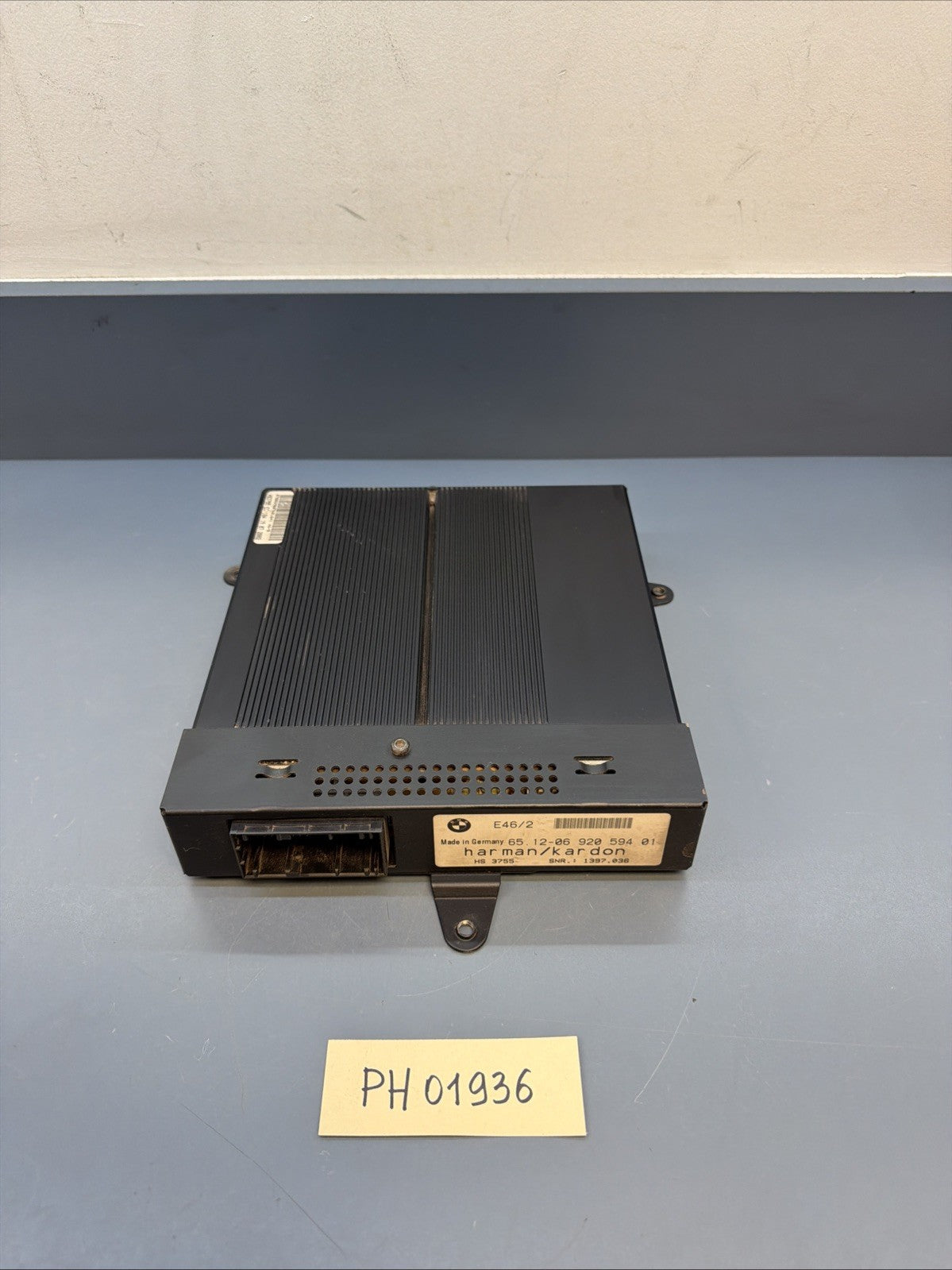 BMW 2001-2006 E46 RADIO AUDIO AMPLIFIER AMP OEM 6920594