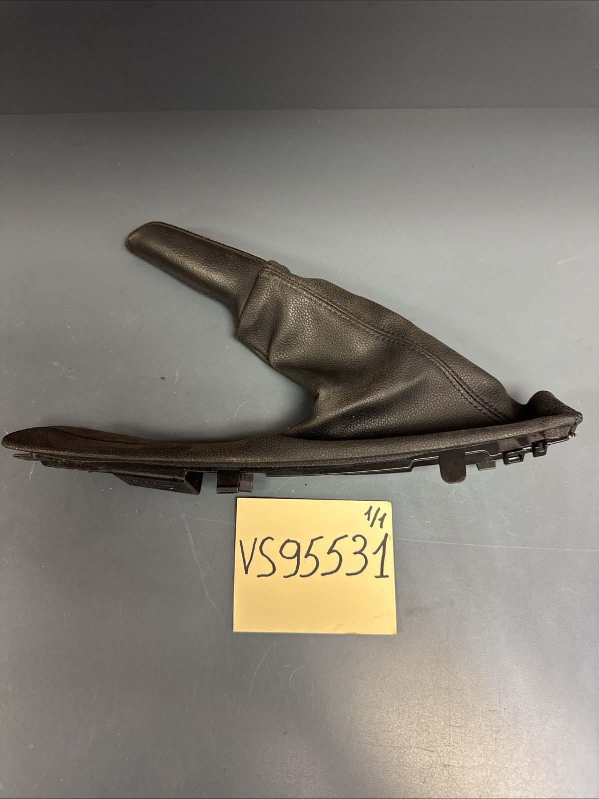 BMW 07-13 E88 E82 1 SERIES EMERGENCY PARKING BRAKE BOOT COVER BLACK OEM 9142741