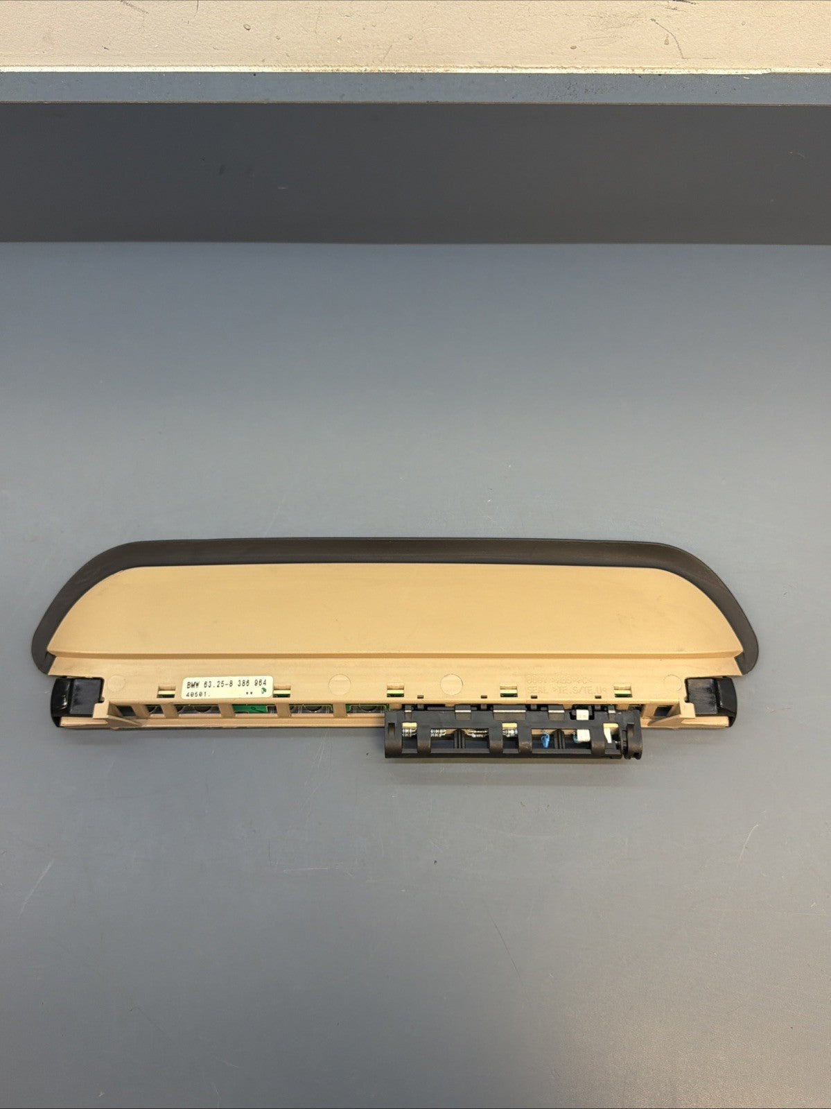 01-06 BMW 3 SERIES E46 THIRD CENTRAL BRAKE LIGHT 8386964 Beige