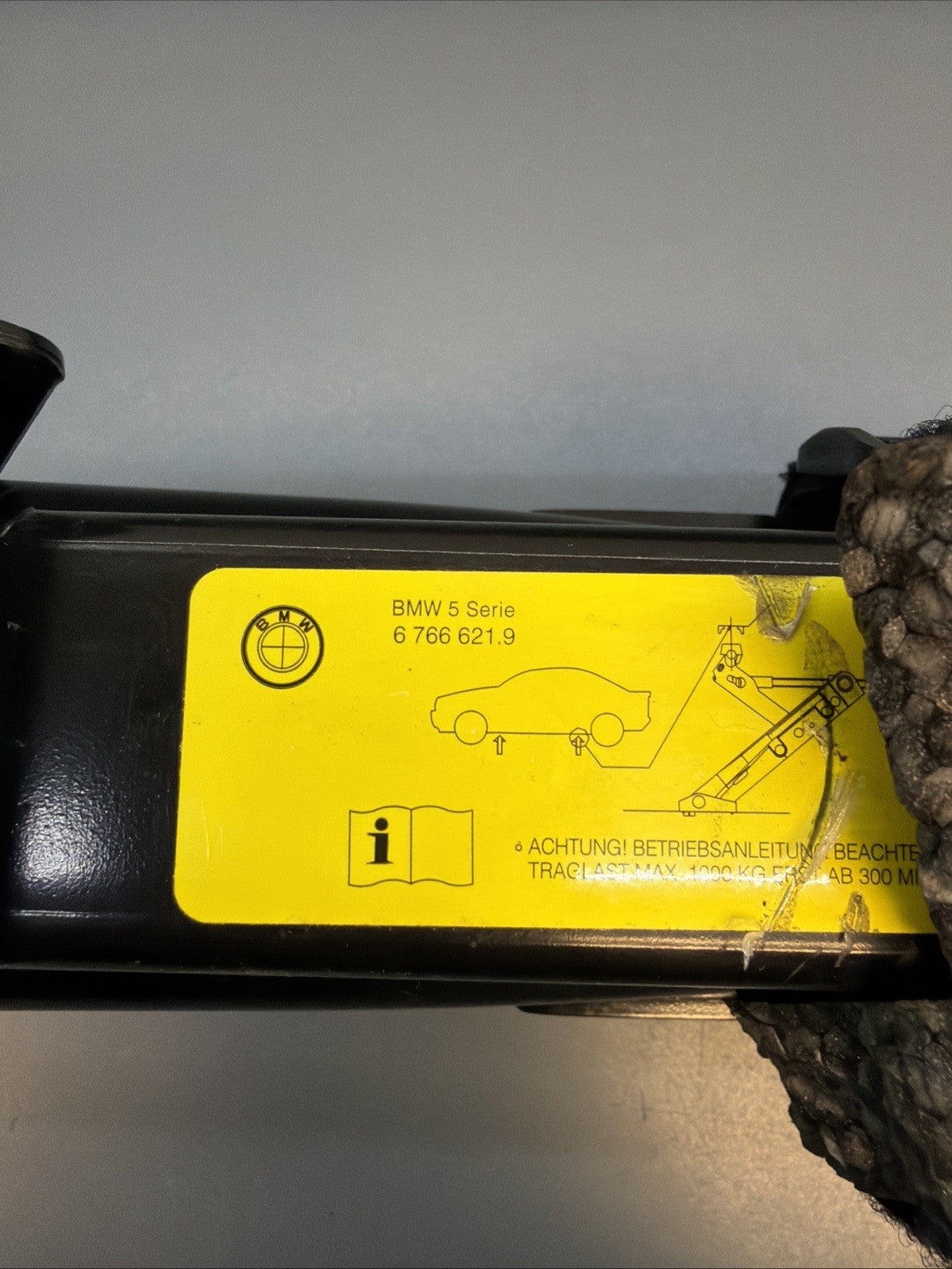 04-10 BMW E60 BMW 550I 525i 530 I 650i SPARE TIRE JACK CAR LIFT OEM 6766621