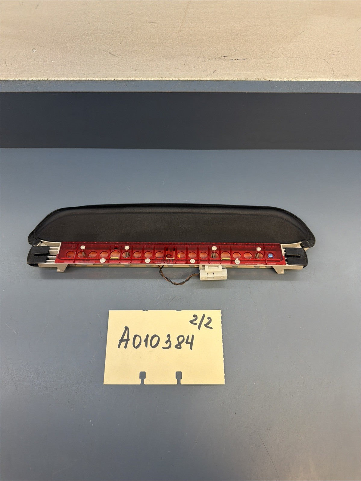 2006-2011 BMW E90 SEDAN 328I 330I 335I M3 THIRD BRAKE STOP LIGHT LAMP 7146059