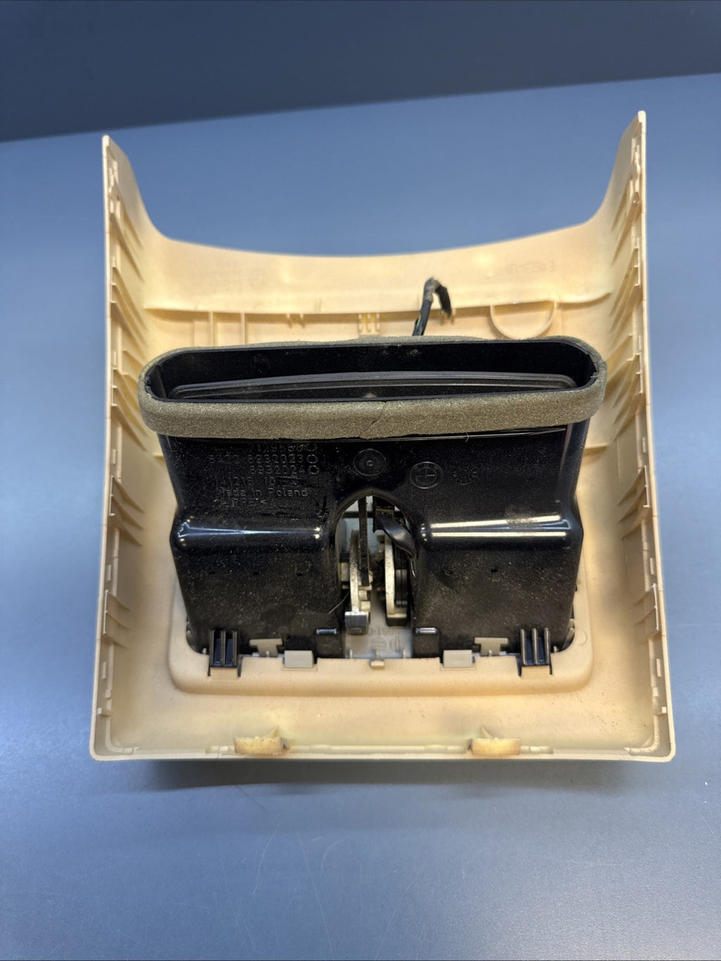 2009-2011 BMW 328i Interior Central Console Rear Air Vent With Trim 7129556 OEM