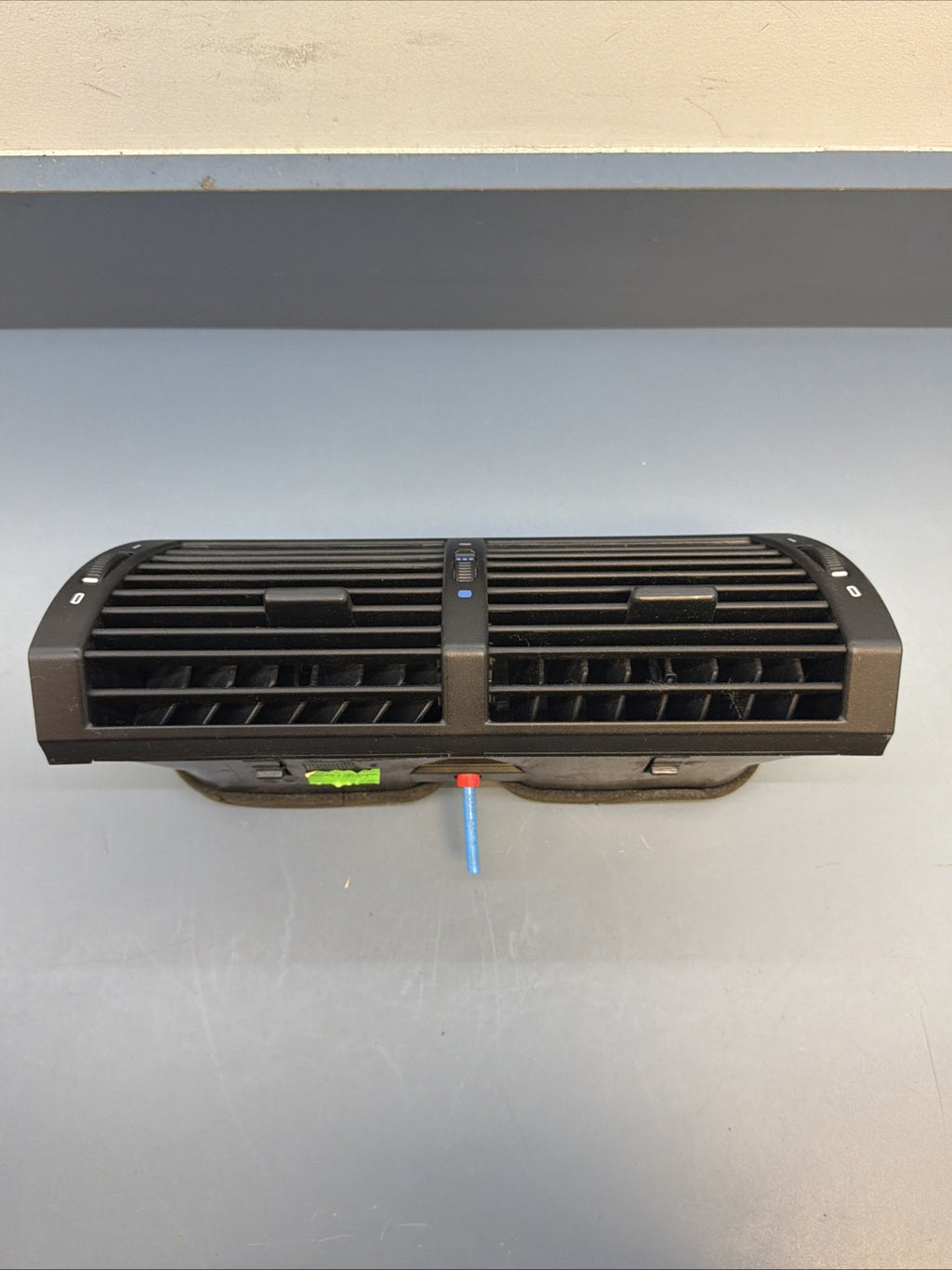 00-06 BMW X5 CENTER DASH AIR VENT DUCT A/C HEATER BLACK 8402221 OEM