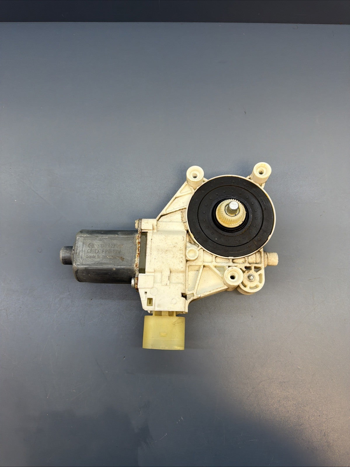 BMW OEM E87 E90 E91 E84 X1 passenger right front window motor lifter 67626927028