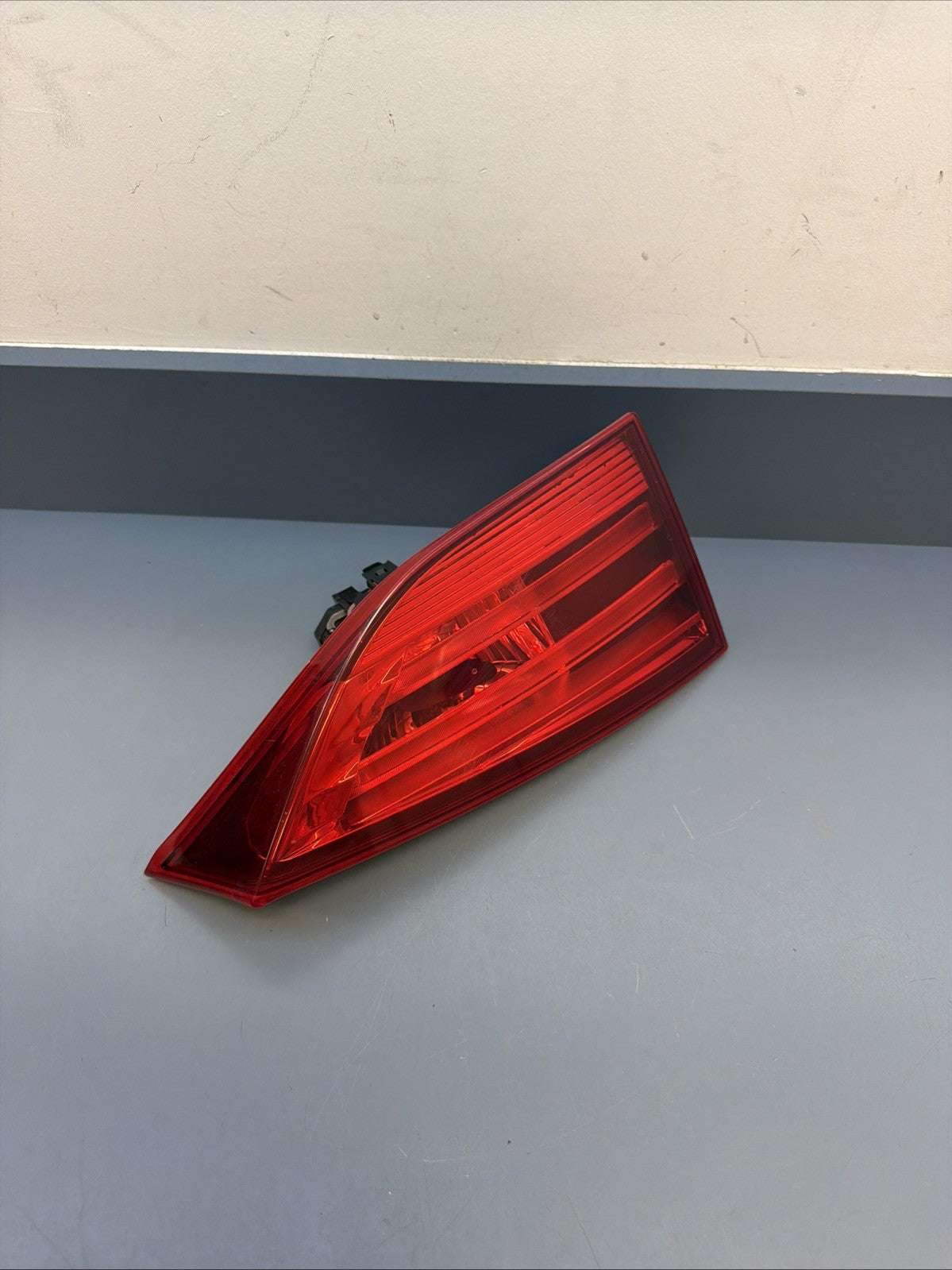 2012-2015 BMW X1 E84 LEFT SIDE DRIVER INNER TAIL LIGHT OEM 2990113