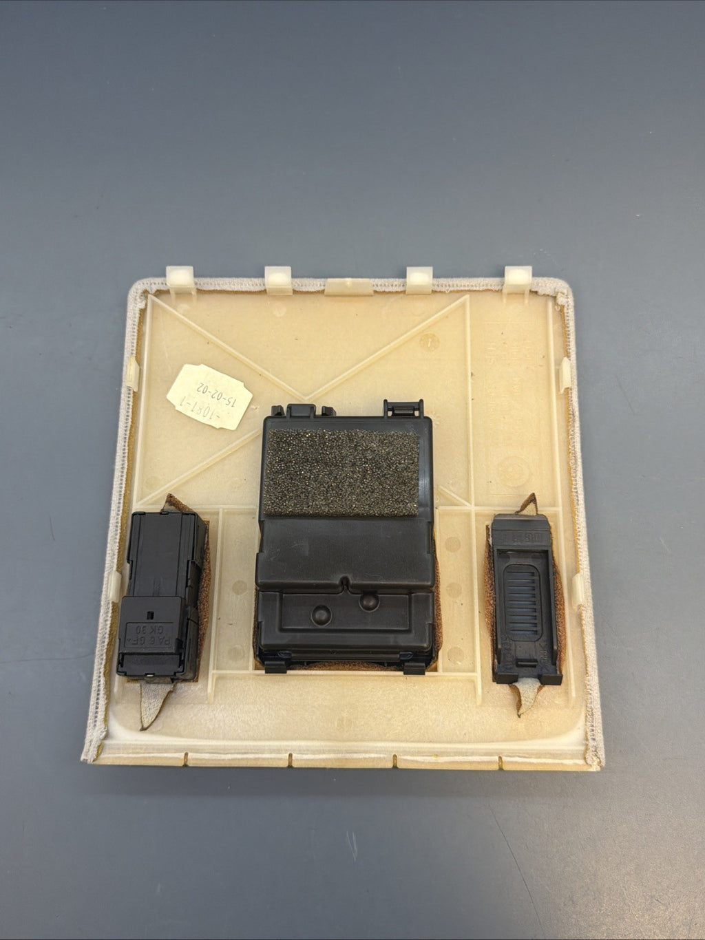 97-03 BMW E39 540i 530i 525i SUN ROOF MOTOR ACCESS COVER GRAY 8150974