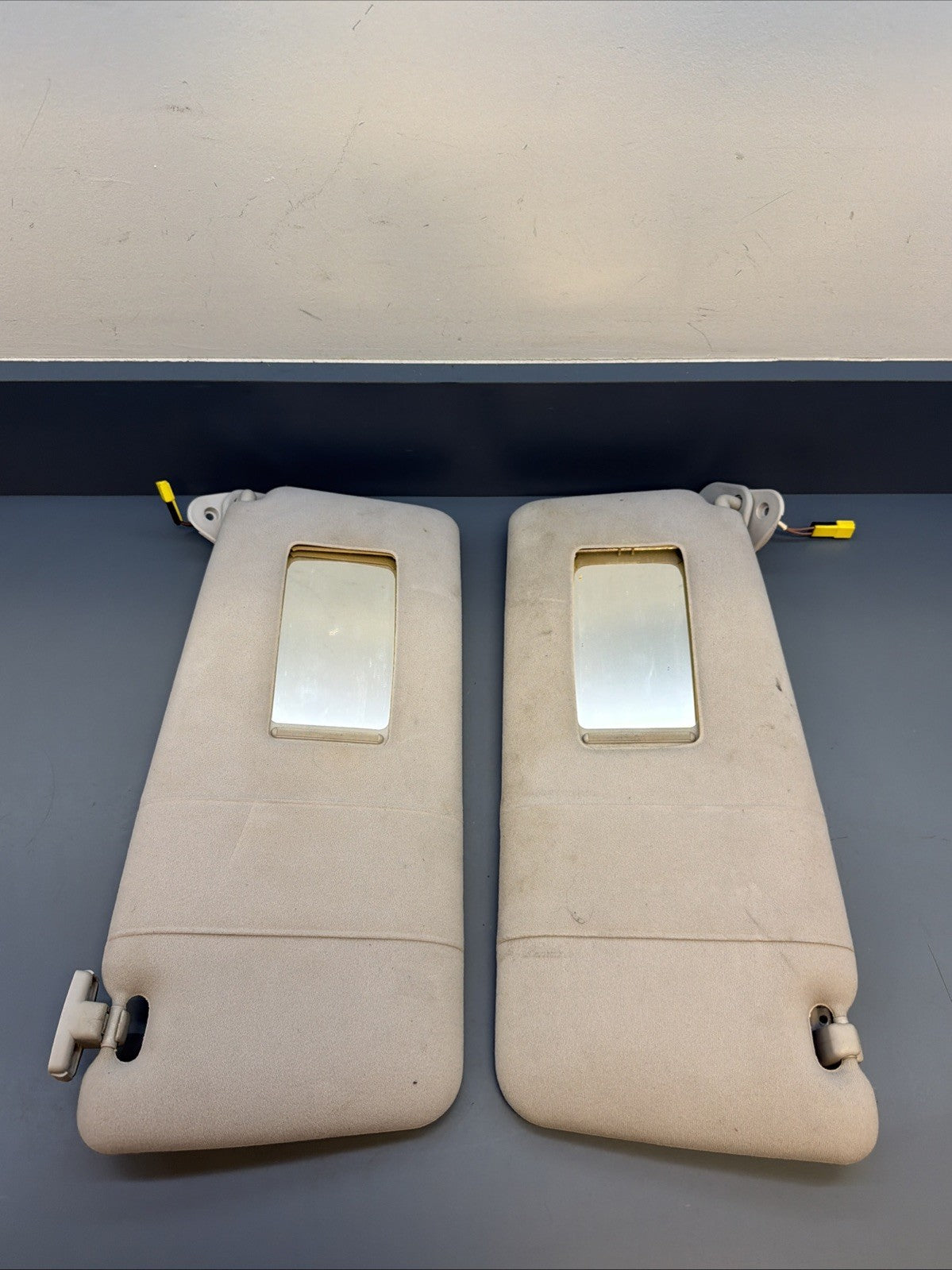 BMW E39 540I 528I E38 740I 740IL Sun Visors Grey Cloth Pair OEM 8237107 *READ*