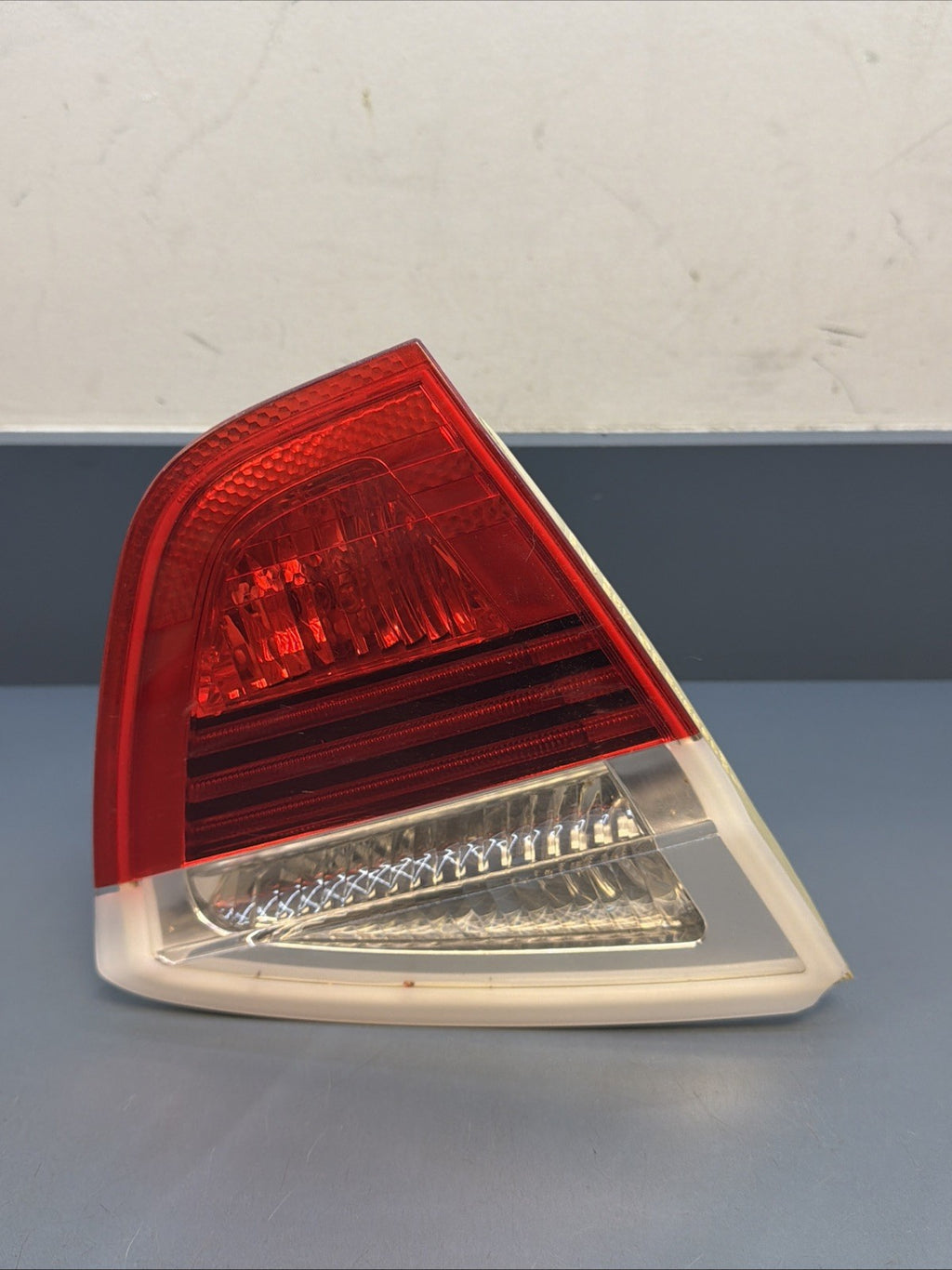 06-08 BMW E90 328i 330i 335i M3 Sedan Driver Left Trunk Inner Tail Light 6937459