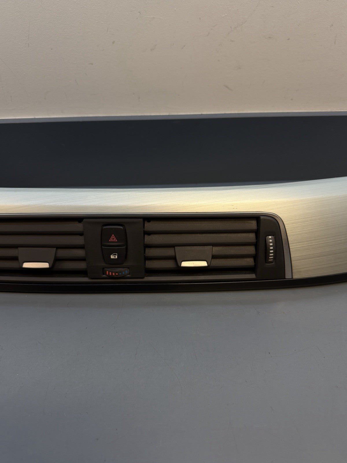 BMW F30 F31 F32 F33 F36 Center Dash Trim w/ Dual Air Vent OEM 9347436