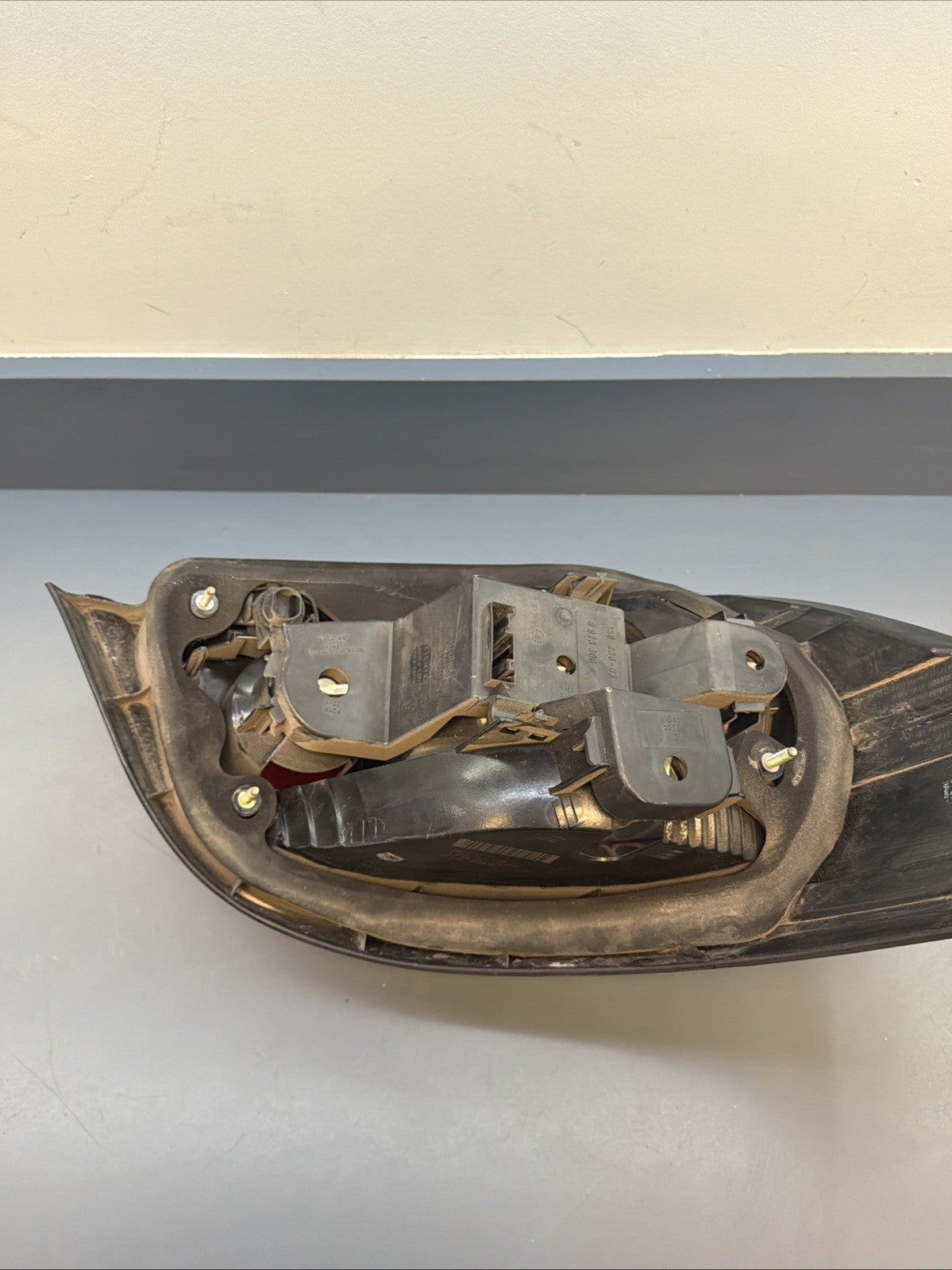 2004-2007 BMW 5 SERIES M5 E60 REAR RIGHT PASSENGER TAIL LIGHT LAMP OEM 7165740