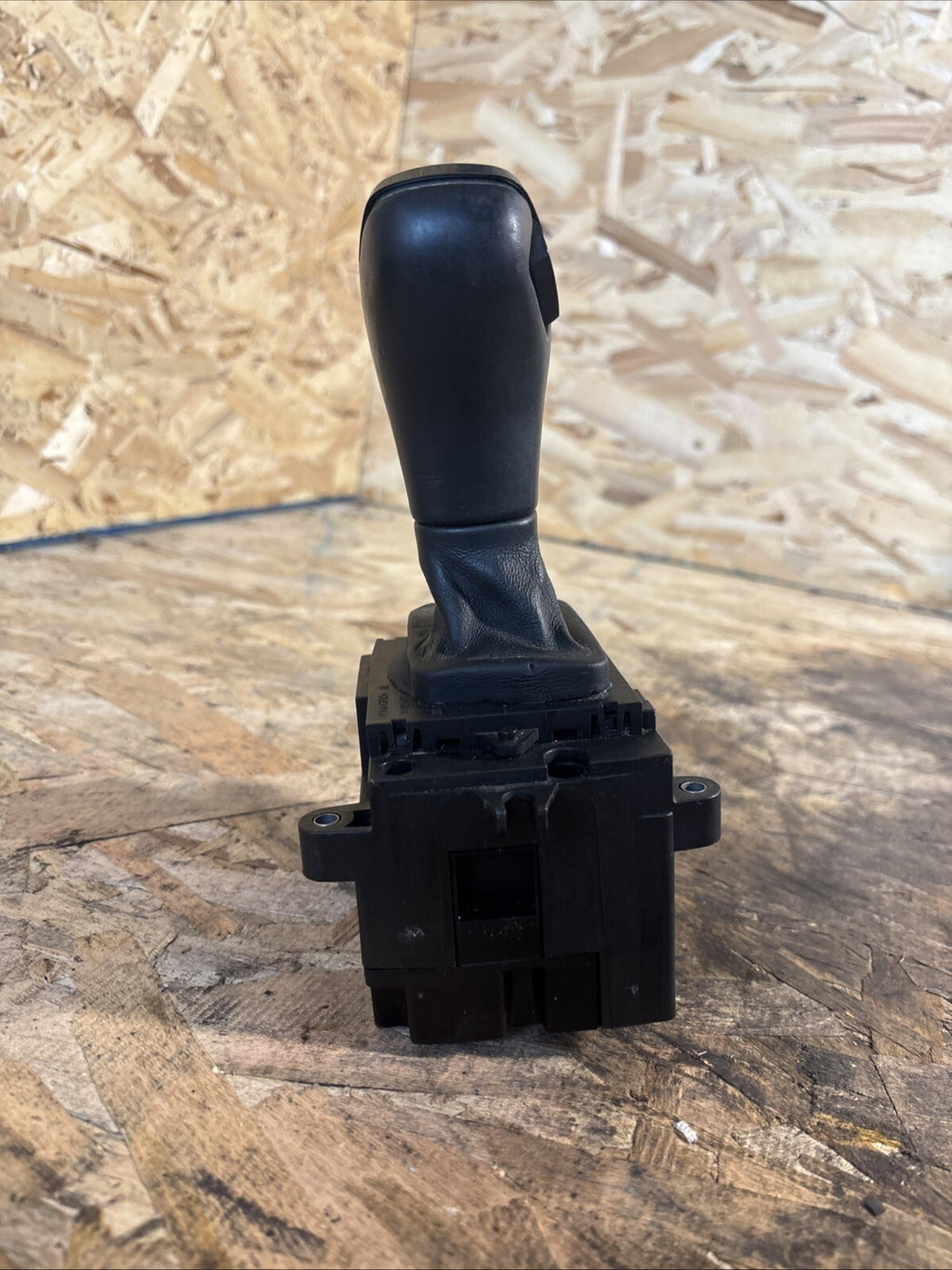 2011-2017 BMW 5 / 6 Series Automatic Floor Shifter Assembly 9251190-01 OEM