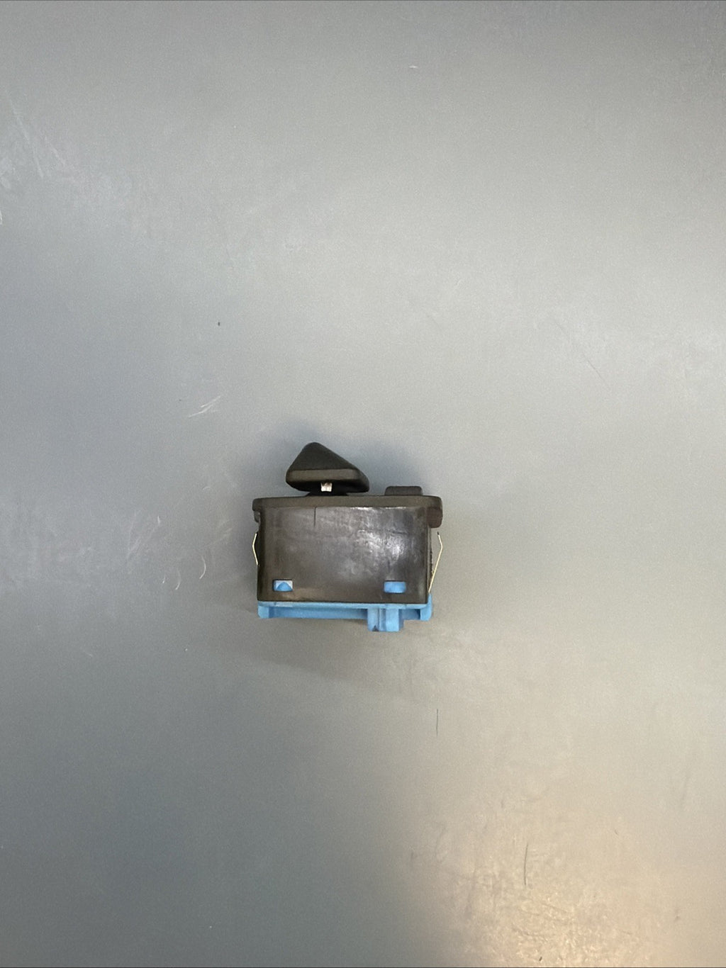 2001-2006 BMW 3-SERIES 325i E46 SIDE VIEW MIRROR CONTROL SWITCH 6901376 OEM USED