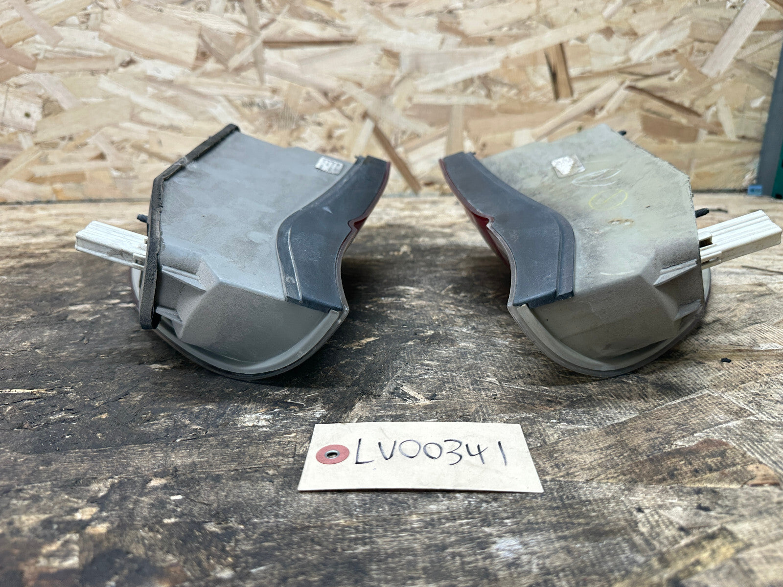 BMW 98-06 E53 X5 OUTER REAR LEFT+RIGHT TAIL LIGHT SET 2 PC OEM 7164473+7164474