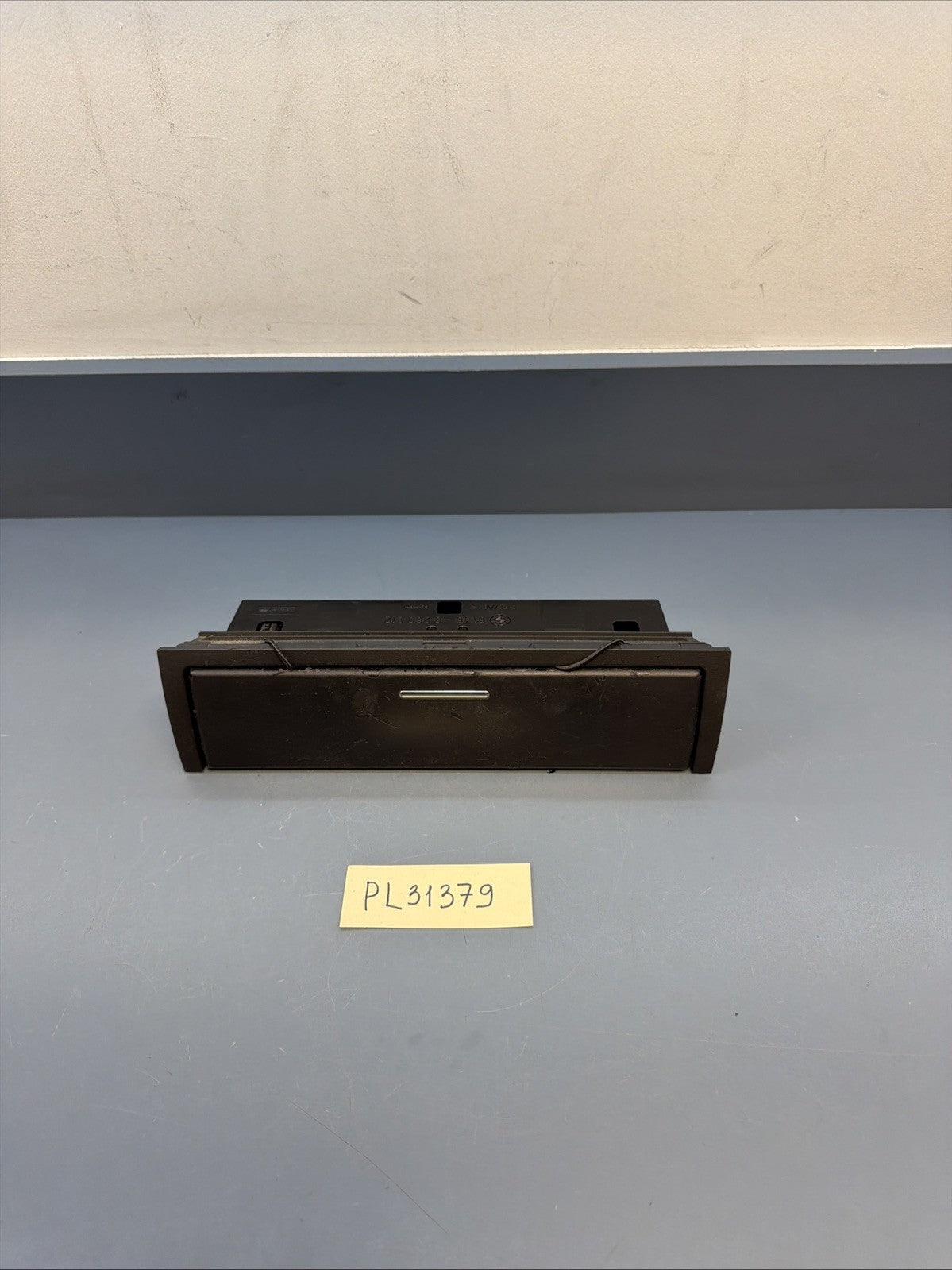 2001-2006 BMW E46 325Ci FRONT CENTER CONSOLE COMPARTMENT TRAY 8260312 OEM