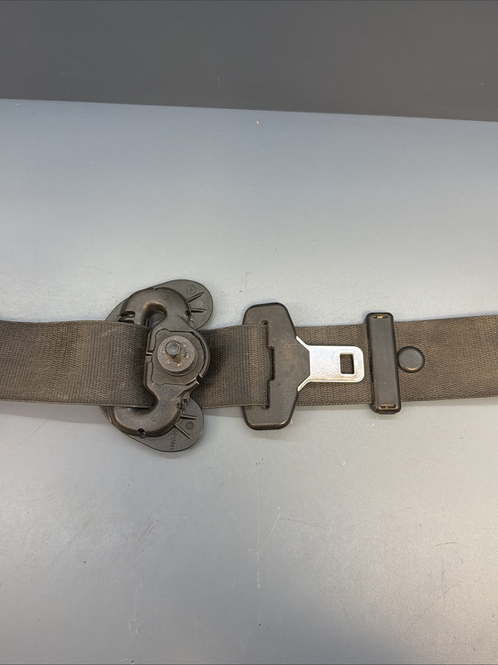 2006-2011 BMW E90 Sedan Front Left Driver Seat Belt Retractor Black 34072774 B