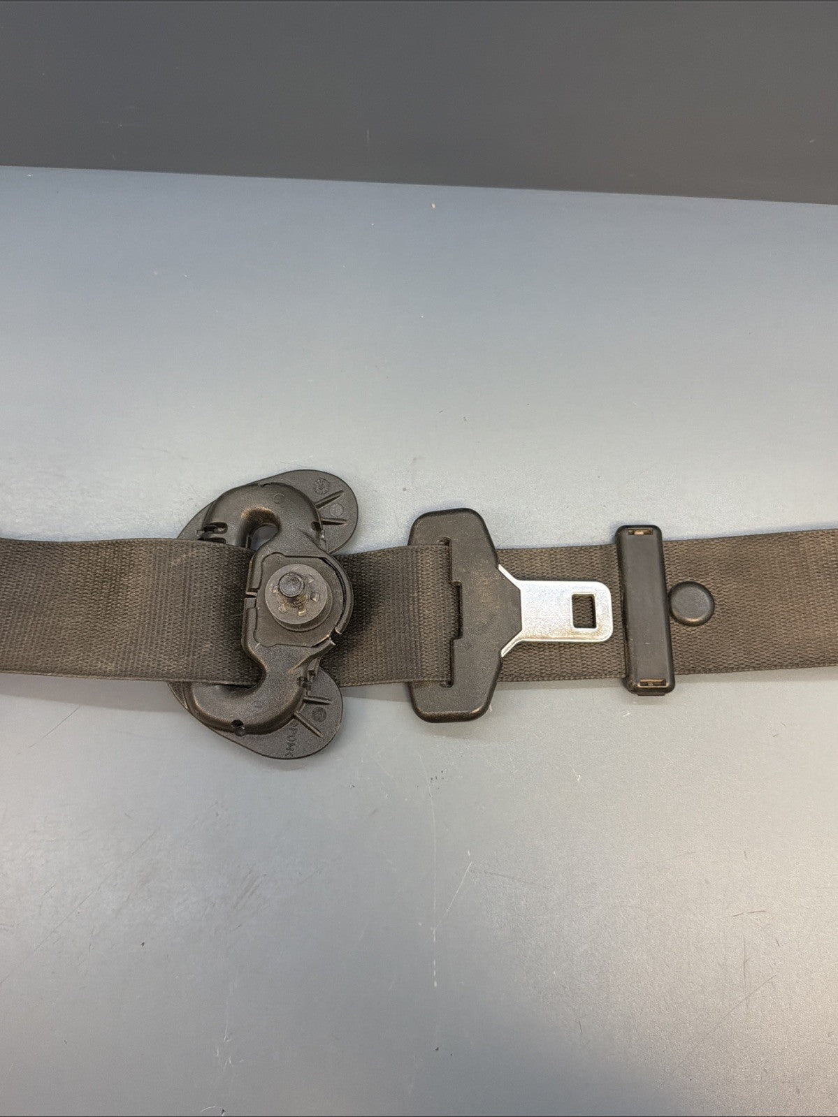 2006-2011 BMW E90 Sedan Front Left Driver Seat Belt Retractor Black 34072774 B