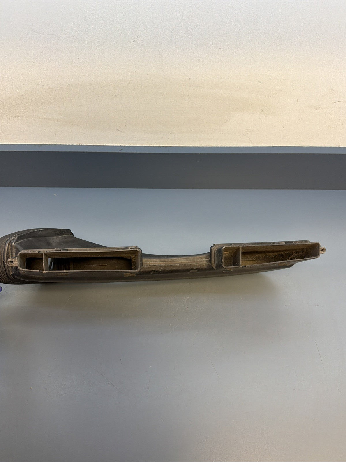 2007 - 2010 BMW E90 E92 E93 335I N54 FRONT AIR INTAKE AIR DUCT OEM 7541737