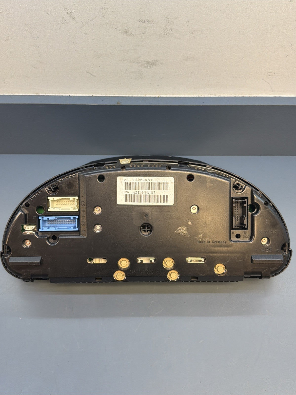 01-03 BMW E39 530i 525i DASH GAUGE INSTRUMENT CLUSTER SPEEDOMETER 6942197