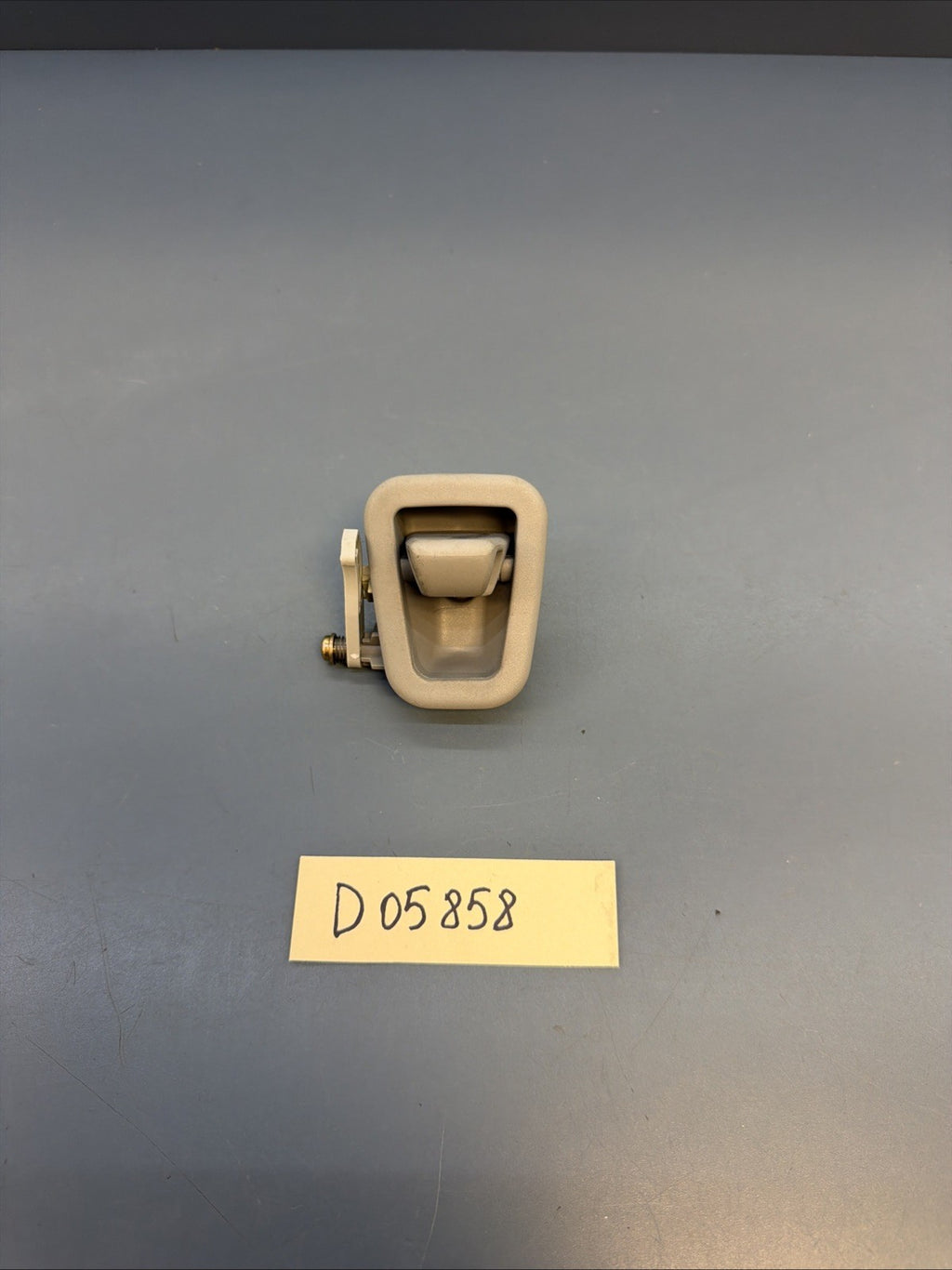2007-2012 BMW 328i 335i COUPE E92 - CEILING HOOK HANGER 7008000 GREY