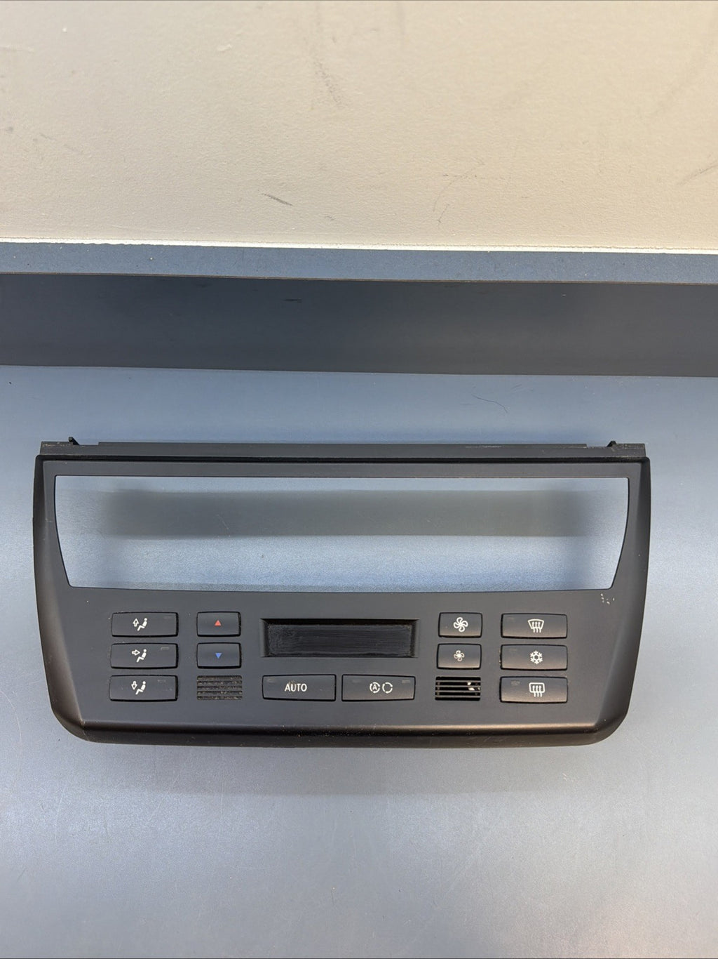 2004-10 BMW X3 E83 64113443981 Climate Control Trim Bezel Black OEM 3443981